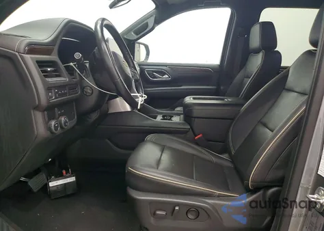 2022 Chevrolet Suburban C1500 Premier z USA, uszkodzony, nr VIN 1GNSCFKD0NR177807